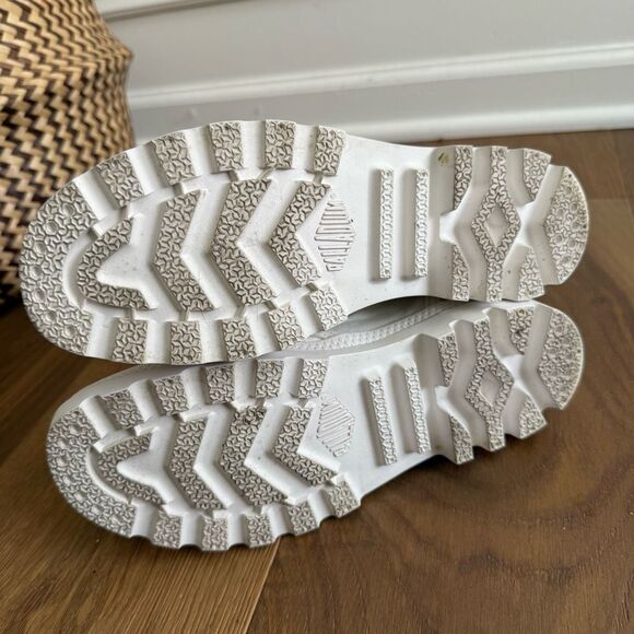 Palladium Pampa Hi Star White Chunky Lug Sole High Top Sneaker 7 - Picture 8 of 9